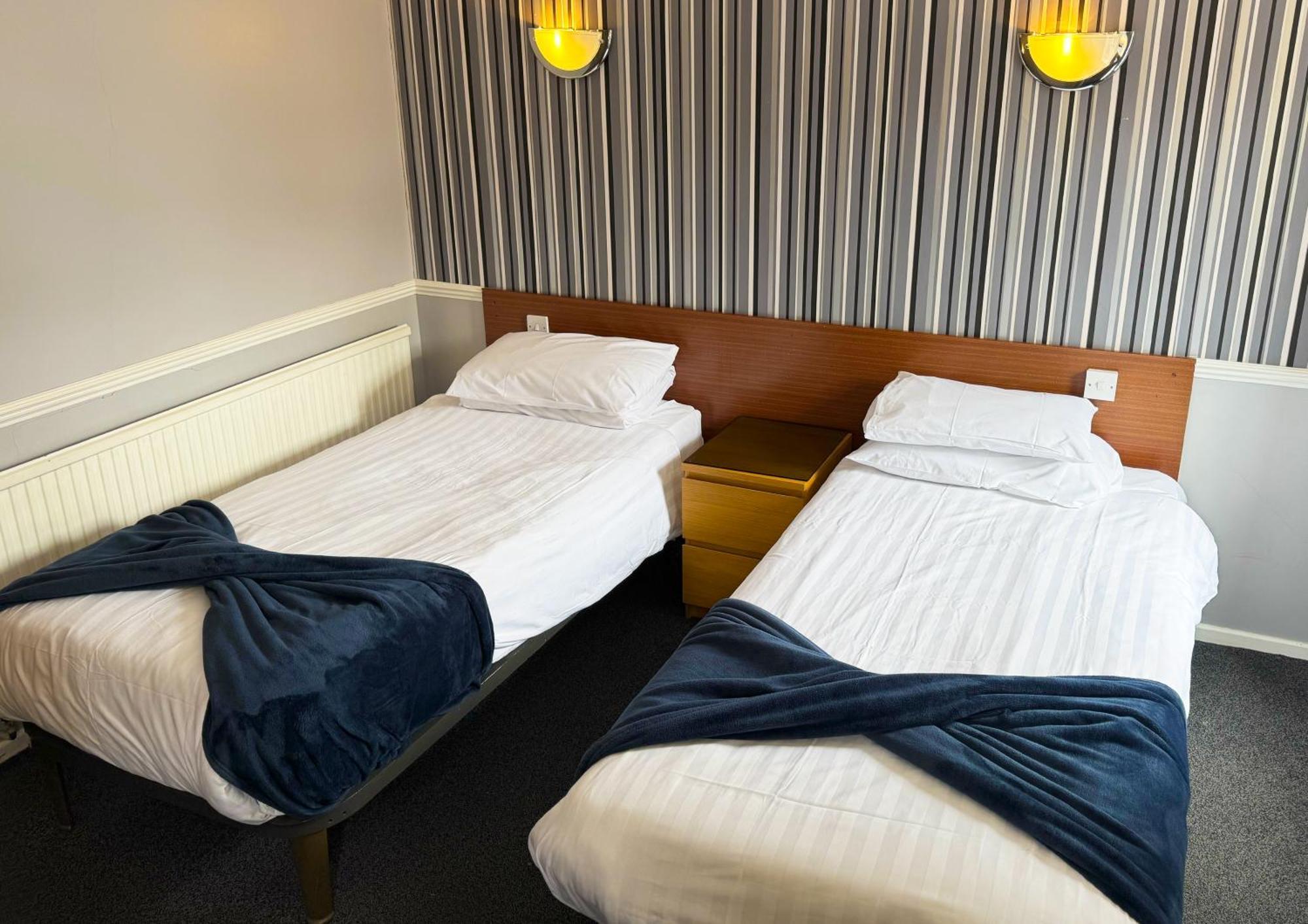 The Oakland Hotel Woodham Ferrers Exteriör bild