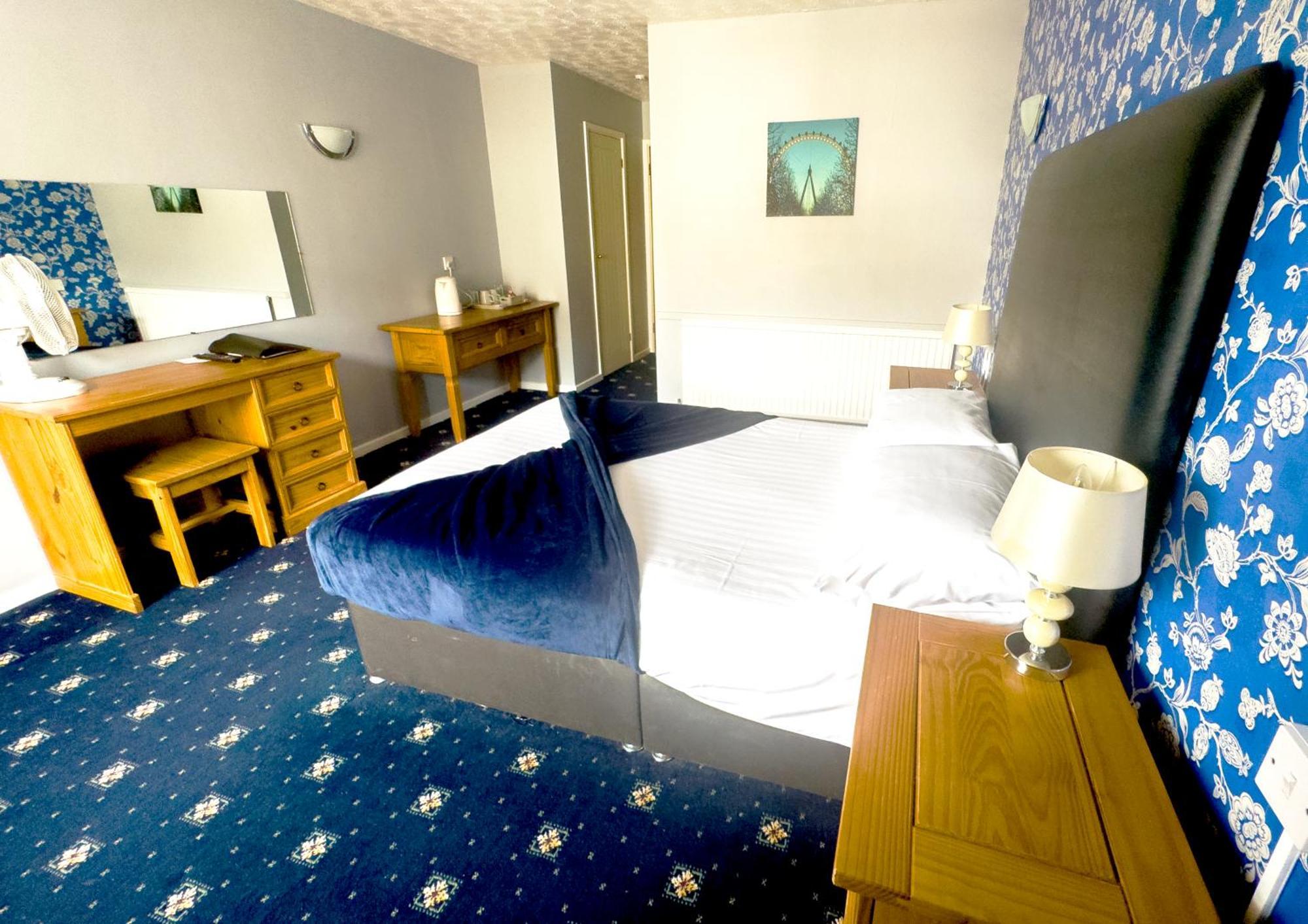 The Oakland Hotel Woodham Ferrers Exteriör bild